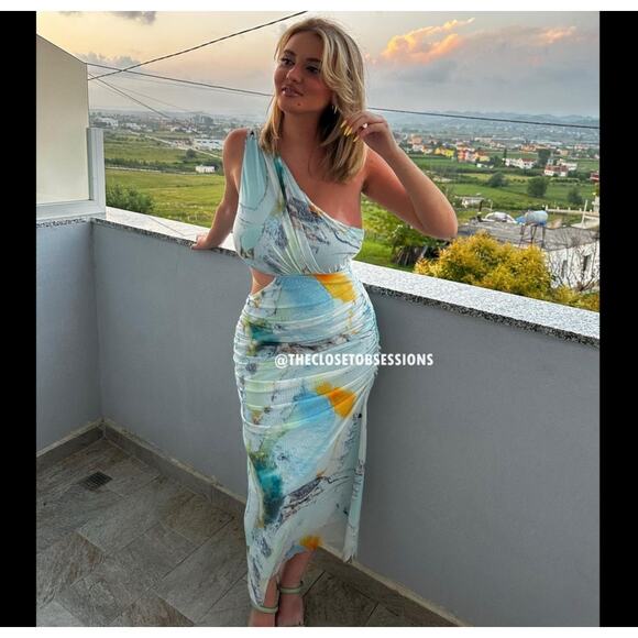 ZARA BLOGGER FAVE!!! Fitted Midi Dress NWT - Picture 13 of 16